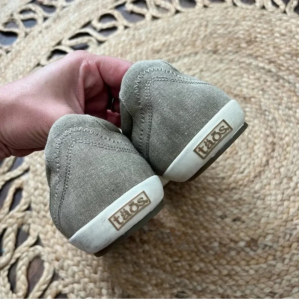 Taos Women's 11 Star Khaki Wash Low Top Canvas Sneakers Lace Up Casual Shoes